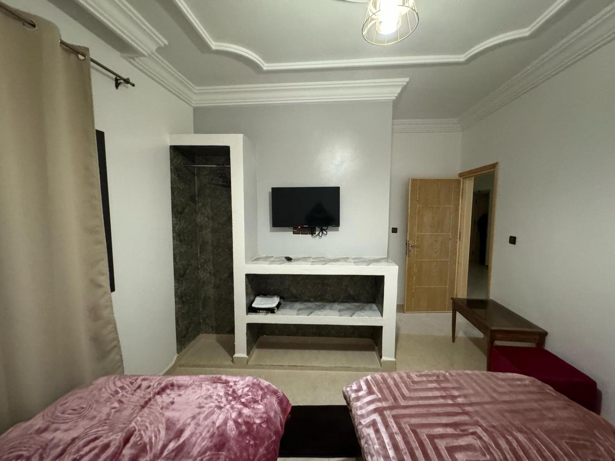 Hotel Ahmed Ali Dakhla Bagian luar foto